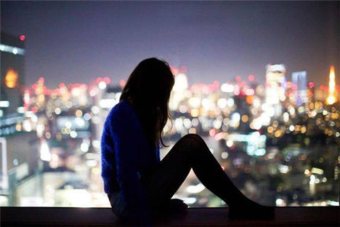 女人半夜发朋友圈是什么心理?该怎么去撩? 女人半夜发朋友圈是什么心理?该怎么去撩?第2张